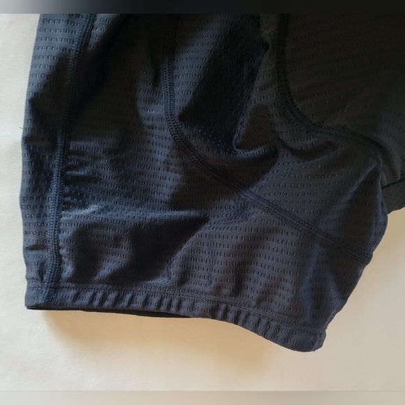 Padded mesh shorts for biking or spinning. - Picture 6 of 9